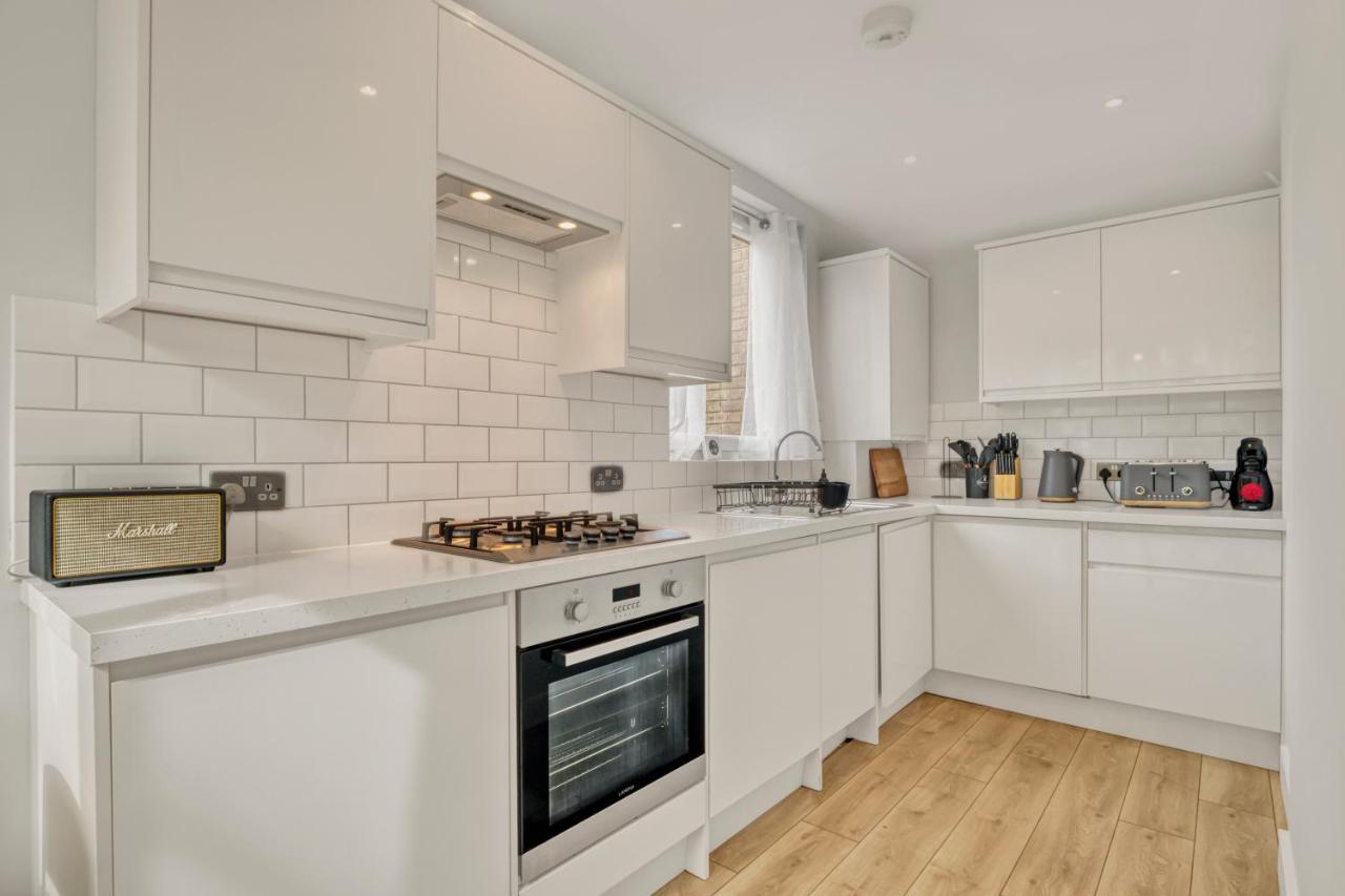 Homely 1Bed Apartment Vauxhall ลอนดอน ภายนอก รูปภาพ